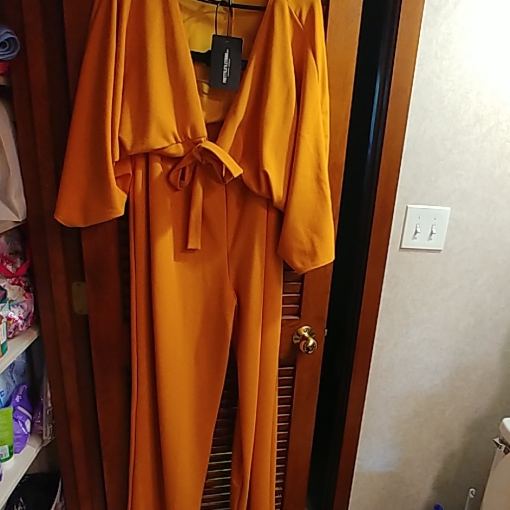 Pretty Little Thing Mustard Crepe Batwing Cut Out